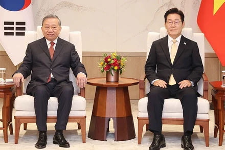 Tổng Bí thư Tô Lâm hội đàm hẹp với Tổng thống Hàn Quốc Lee Jae Myung. (Ảnh: TTXVN)