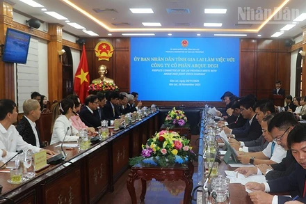 Quang cảnh buổi làm việc về nội dung phát triển đầm Đề Gi.