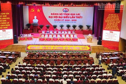 Quang cảnh phiên trù bị Đại hội đại biểu Đảng bộ tỉnh Gia Lai lần thứ I