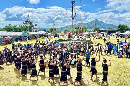 Lễ mừng lúa mới của người Gia Rai. (Ảnh: N.Thu)