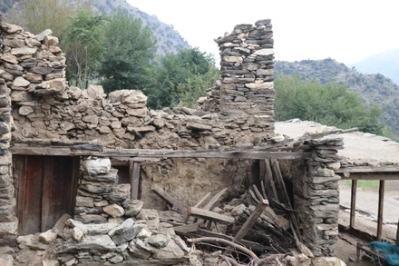 Ảnh tư liệu: Ngôi nhà bị phá hủy do động đất tại Nurgal, tỉnh Kunar, Afghanistan, ngày 1/9/2025. (Ảnh: THX/TTXVN)