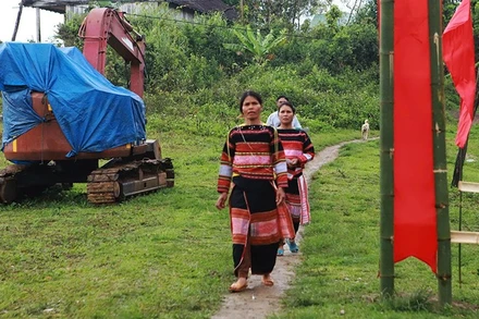 Người dân thôn O2 nô nức đi bầu cử