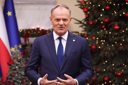 Hình ảnh Thủ tướng Ba Lan Donald Tusk trong video đăng tải trên mạng xã hội X ngày 1/1/2026. (Ảnh chụp màn hình)
