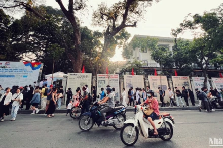 Triển lãm tương tác 50 năm Ngày Giải phóng miền nam, thống nhất đất nước tại Trụ sở Báo Nhân Dân, Hà Nội.