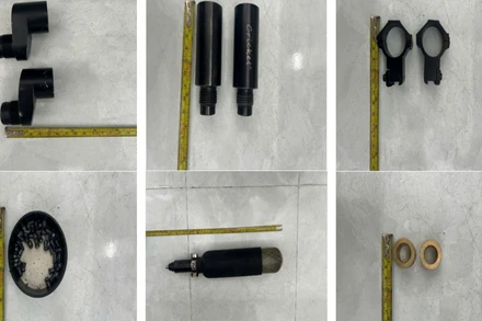 Tang vật lực lượng công an thu giữ được trong vụ xử lý đối tượng mua bán vũ khí trái phép trên mạng xã hội ở Cần Thơ.