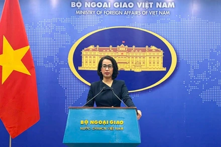 Người phát ngôn Bộ Ngoại giao Phạm Thu Hằng tại buổi họp báo thường kỳ, ngày 27/11/2025.