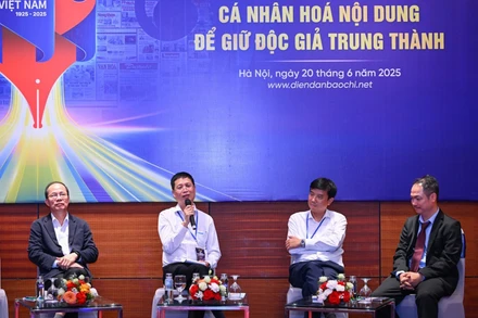 Các diễn giả tại phiên thảo luận. (Ảnh: Thành Đạt)