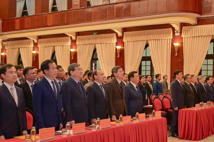 Các đại biểu dự Lễ khai giảng. (Ảnh: NGUYỄN BẢO LONG)