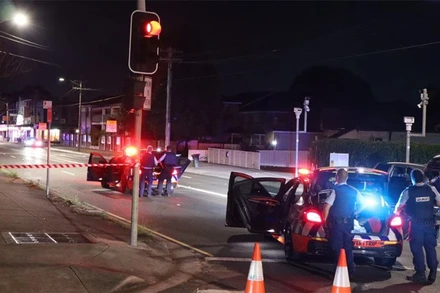Cảnh sát tại hiện trường vụ xả súng ở Sydney, Australia, ngày 5/10/2025. (Ảnh: ABC)