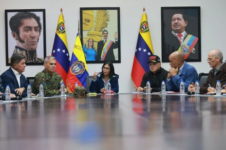 Bà Delcy Rodriguez chủ trì phiên họp đầu tiên của Nội các kể từ khi Tổng thống Nicolas Maduro bị Mỹ bắt giữ. (Ảnh: Website Văn phòng Tổng thống Venezuela)