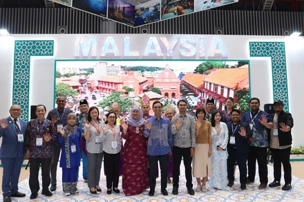 Khách tham quan gian hàng Malaysia tại ITE HCMC 2025.