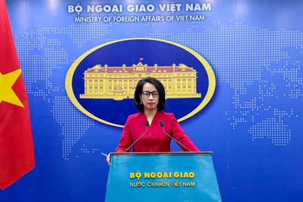 Người phát ngôn Bộ Ngoại giao Phạm Thu Hằng tại họp báo thường kỳ, ngày 11/12/2025. 