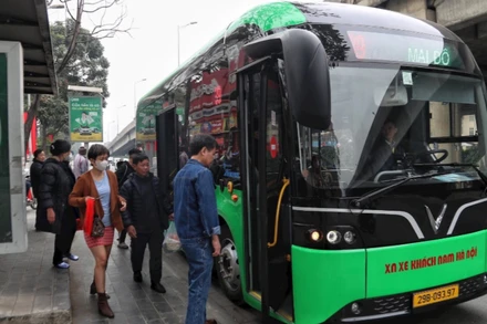 Hà Nội sắp áp dụng thẻ vé liên thông cho các phương tiện vận tải hành khách công cộng có trợ giá.