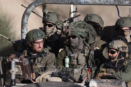 Binh sĩ Israel được triển khai gần vùng đệm ở Cao nguyên Golan, ngày 15/12/2024. (Ảnh: Tân Hoa Xã/TTXVN) 