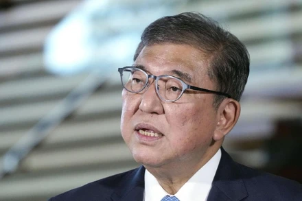 Thủ tướng Nhật Bản Shigeru Ishiba phát biểu với báo giới tại thủ đô Tokyo. (Ảnh: Kyodo/TTXVN)