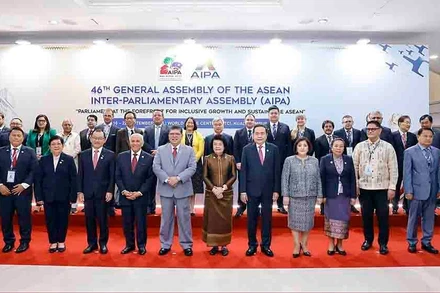 Chung tay xây dựng Cộng đồng ASEAN phát triển bao trùm và bền vững