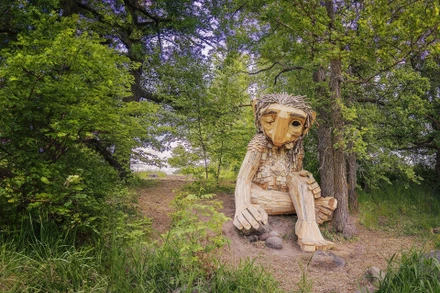 “Frida chân trần” ở đây để khuyến khích con người nhỏ bé kết nối với thiên nhiên.