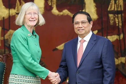 Thủ tướng Phạm Minh Chính tiếp bà Gillian Bird, Đại sứ Australia tại Việt Nam. (Ảnh: TTXVN)