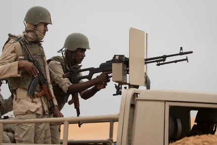 Trong ảnh (tư liệu): Binh sĩ thuộc lực lượng đặc nhiệm G5 Sahel được triển khai tại khu vực đông nam Mauritania, gần biên giới với Mali, ngày 22/11/2018. (Ảnh: TTXVN) 