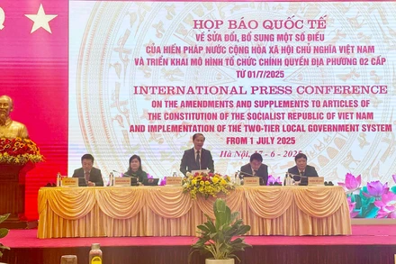 Ủy viên Trung ương Đảng, Phó Trưởng Ban Tuyên giáo và Dân vận Trung ương Phạm Tất Thắng phát biểu mở đầu họp báo. (Ảnh HÒA AN)