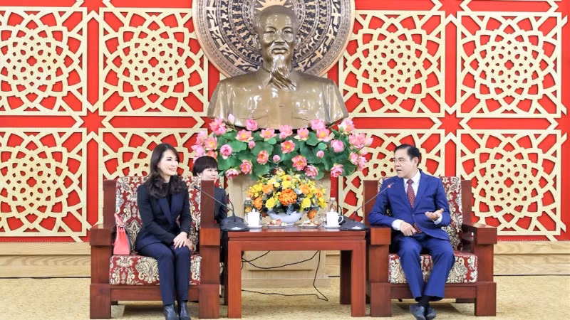 Lãnh đạo Ủy ban nhân dân tỉnh Nghệ An tiếp, làm việc với lãnh đạo Tập đoàn WHA (Thái Lan) đầu năm 2026. (Ảnh: KIM OANH)