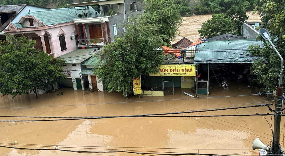 Ảnh chụp tại xã Mường Xén sáng ngày 23/7. 519955648-3802429503235395-8807829536120847419-n.jpg