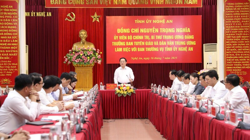 Quang cảnh buổi làm việc.