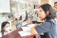  Hỗ trợ người nộp thuế làm thủ tục tại trụ sở Thuế Thành phố Hồ Chí Minh.