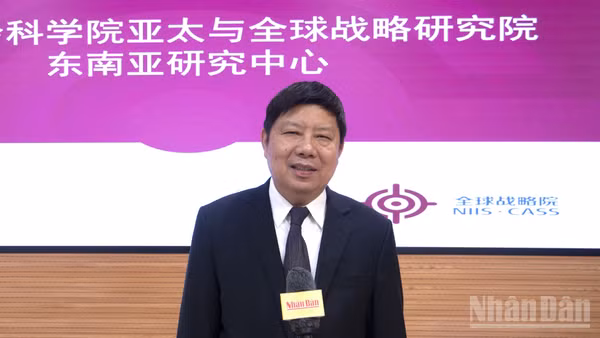 Giáo sư Hứa Lợi Bình, chuyên gia về các vấn đề quốc tế, Giám đốc Trung tâm nghiên cứu Đông Nam Á thuộc Viện nghiên cứu chiến lược toàn cầu và châu Á-Thái Bình Dương (CASS), Viện Khoa học xã hội Trung Quốc.