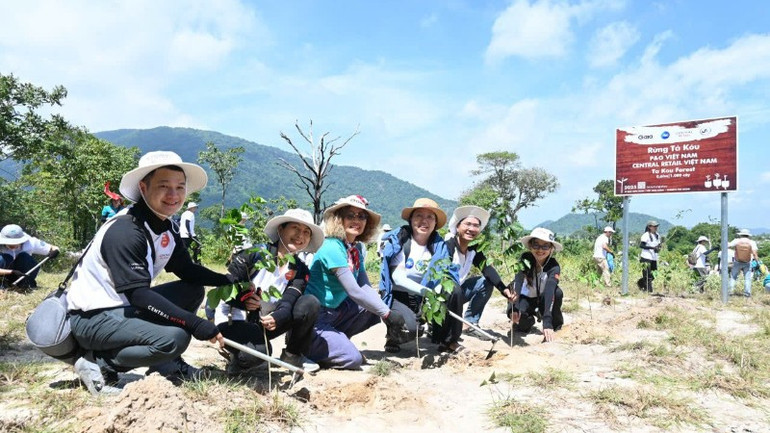 Chương trình nhằm phục hồi rừng, bảo vệ đa dạng sinh học và hỗ trợ cộng đồng địa phương. d9d6b876880702595b16-684.jpg