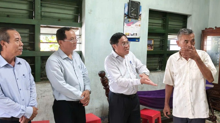 Lãnh đạo Ủy ban nhân dân tỉnh thăm hỏi đồng bào Chăm dịp Lễ hội Katê d81b5ed1b5ff38a161ee-6350.jpg