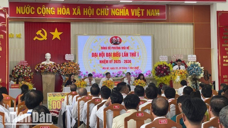 Các đại biểu tham dự đại hội. 144e1e12bf7a36246f6b-3250.jpg