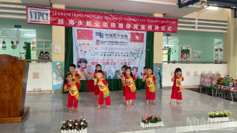 Tanzvorführung für Kinder. ndo_br_c3c03884-10db-4d28-ade2-77624c7627e4-5035.jpg