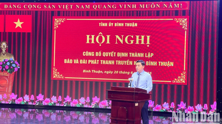 Bí thư Tỉnh ủy Nguyễn Hoài Anh phát biểu. img-8770-6532.jpg