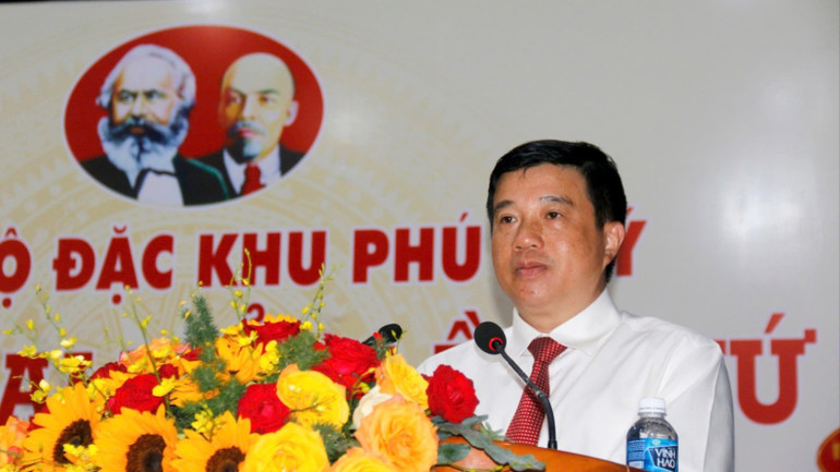 Đồng chí Y Thanh Hà Niê Kđăm, Ủy viên Trung ương Đảng, Bí thư Tỉnh ủy Lâm Đồng phát biểu. aecd6e064202cb5c9213-213.jpg