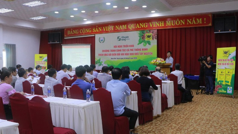 Từ năm 2023, Công ty cổ phần Phân bón Bình Điền đã bắt đầu khởi động “Chương trình canh tác cà-phê thông minh thích ứng với biến đổi khí hậu” tại các tỉnh vùng Tây Nguyên, nhằm giúp bà con nông dân sản xuất cà-phê hiệu quả và bảo vệ môi trường. 2ded0642f6c57d9b24d4-2283.jpg