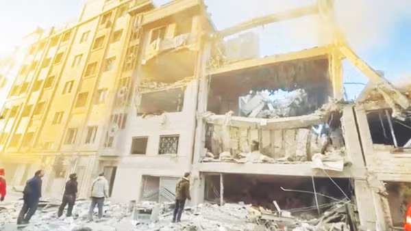 Hiện trường một vụ không kích xảy ra ở thủ đô Tehran, Iran.