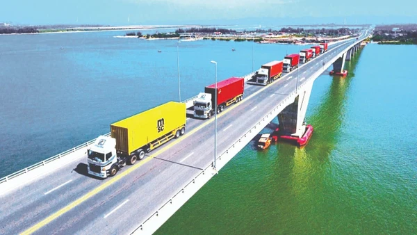 Chi phí vận hành của các doanh nghiệp vận tải, logistics ở Hải Phòng tăng cao. (Ảnh XUÂN TRƯỜNG)