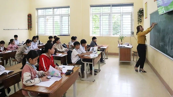 Giờ học tại Trường THCS Yên Sơn, huyện Thanh Sơn (Phú Thọ). (Ảnh: MẠNH XUÂN)