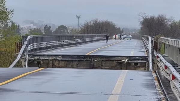 Sập cầu trên tuyến quốc lộ huyết mạch của Italia