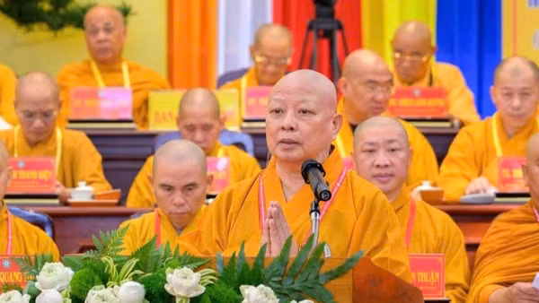 Hòa thượng Thích Lệ Trang phát biểu tại Đại hội Đại biểu Phật giáo Thành phố Hồ Chí Minh lần thứ I. (Ảnh: AN PHƯƠNG)