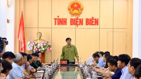 Phó Chủ tịch Ủy ban nhân dân tỉnh Điện Biên Lò Văn Cương yêu cầu cấp xã phải thông tin ngay đến nhân dân về chỉ đạo "cấm đốt nương trong thời gian cao điểm nắng nóng".