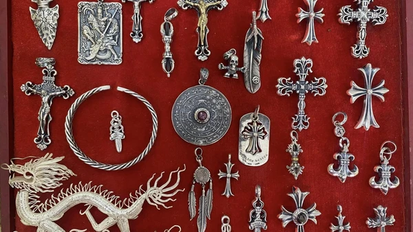 Một số đồ trang sức bằng bạc. (Ảnh minh họa: TTXVN)