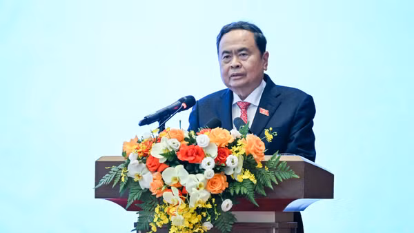 Chủ tịch Quốc hội Trần Thanh Mẫn phát động Phong trào thi đua năm 2026 và nhiệm kỳ 2026-2031. (Ảnh: DUY LINH)