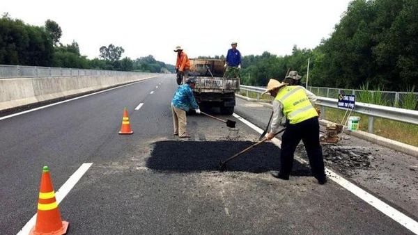 Điện Biên: Thông báo sửa chữa hư hỏng nền mặt đường và xây dựng đường cứu nạn tại QL.279