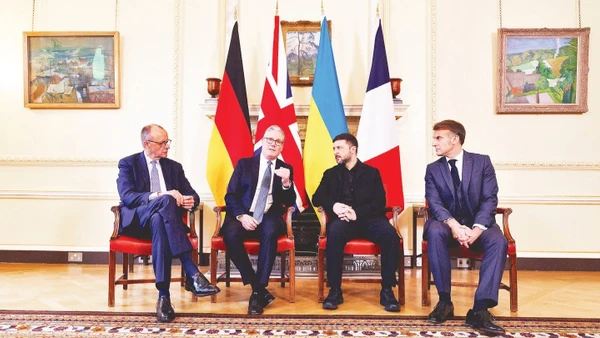 Các nhà lãnh đạo Anh, Pháp, Đức và Ukraine gặp nhau tại London. (Ảnh: TÂN HOA XÃ)