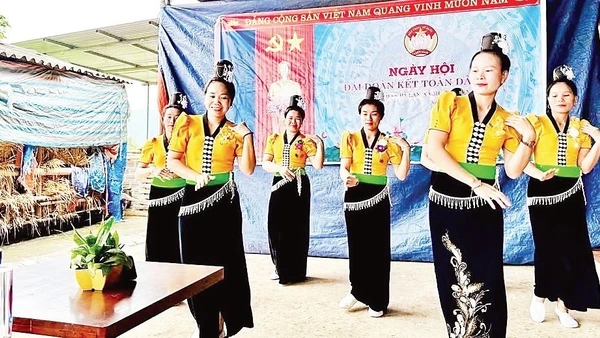 Được quan tâm nguồn lực, đến nay đời sống vật chất và tinh thần của đồng bào dân tộc thiểu số ở Mường Lạn đã dần đổi thay.