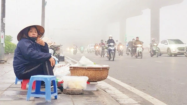 Tình trạng ô nhiễm không khí trên địa bàn thành phố Hà Nội tiếp tục gia tăng từ đầu tháng 12 đến nay.
