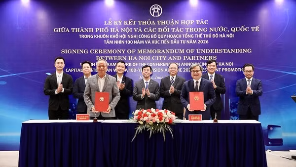 Lãnh đạo Ủy ban nhân dân thành phố Hà Nội và Tập đoàn Công nghệ CMC ký kết bản ghi nhớ hợp tác giai đoạn 2026-2030, thúc đẩy chuyển đổi số, chuyển đổi AI và đổi mới sáng tạo. 