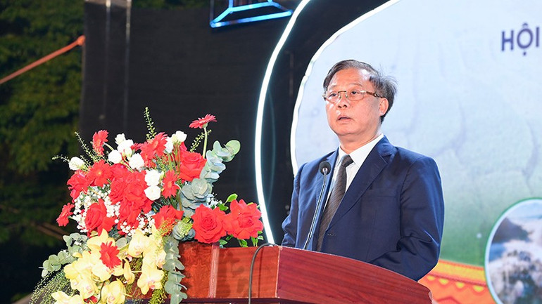 Đồng chí Phạm Văn Thủy, Phó Cục trưởng Cục du lịch Quốc gia Việt Nam đánh giá cao tinh thần chủ động, đổi mới, sáng tạo của tỉnh Lào Cai. 3.jpg